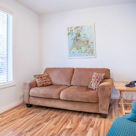 Rant And Roar B&B Saskatoon Bagian luar foto